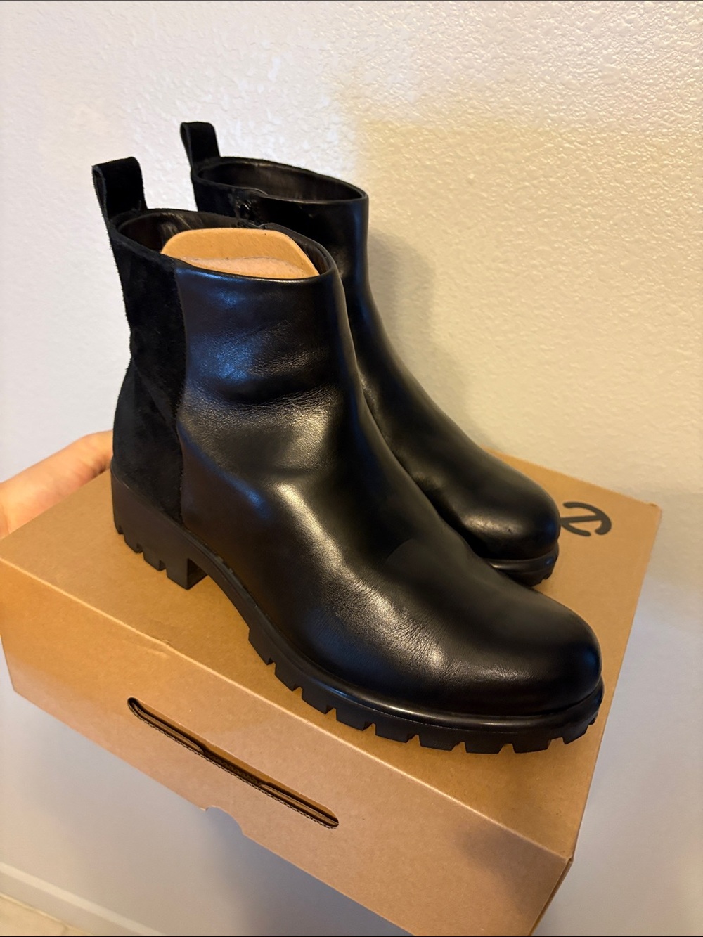 Ecco Black Leather Lug-Sole Chelsea Ankle Boots - Women
